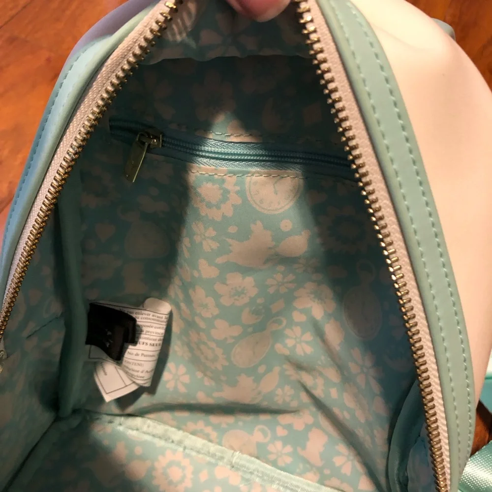 Alice in wonderland loungefly backpack - Picture 6 of 7